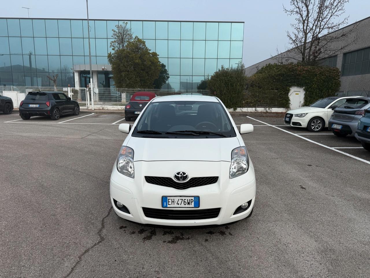 Toyota Yaris 1.0 5 porte Sol