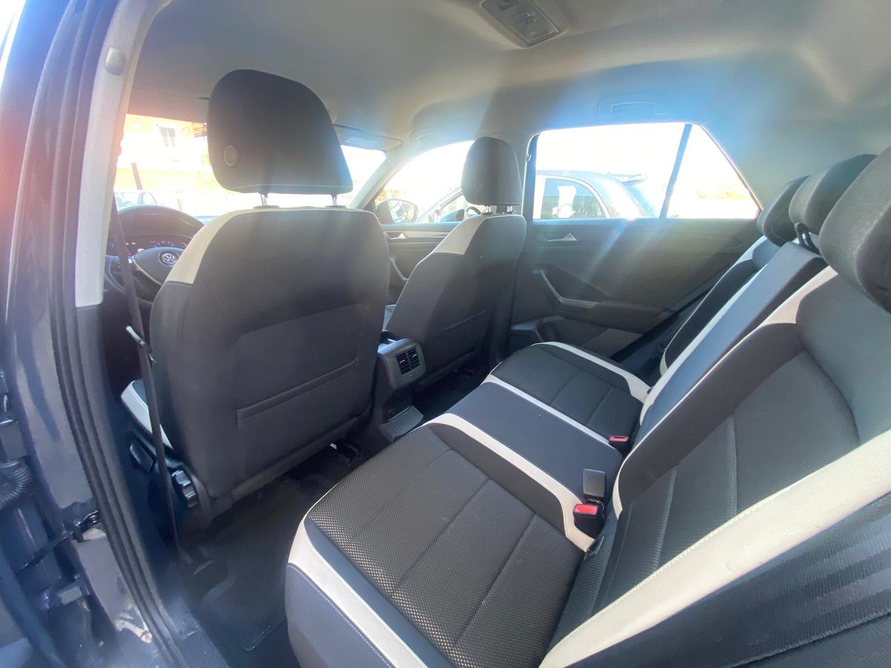 Volkswagen T-Roc 1.6 TDI SCR Advanced BlueMotion Technology 116cv