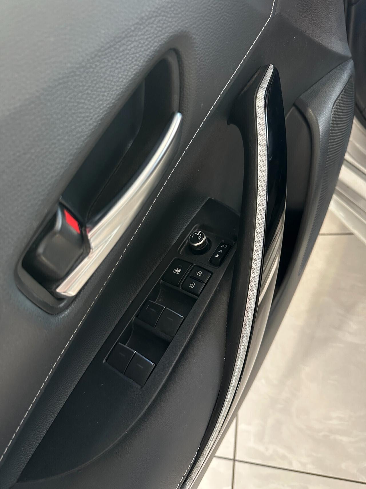 Toyota Corolla 98cv NEOPATENTATO ClimaBizona ADAS Finanziabile Garanzia