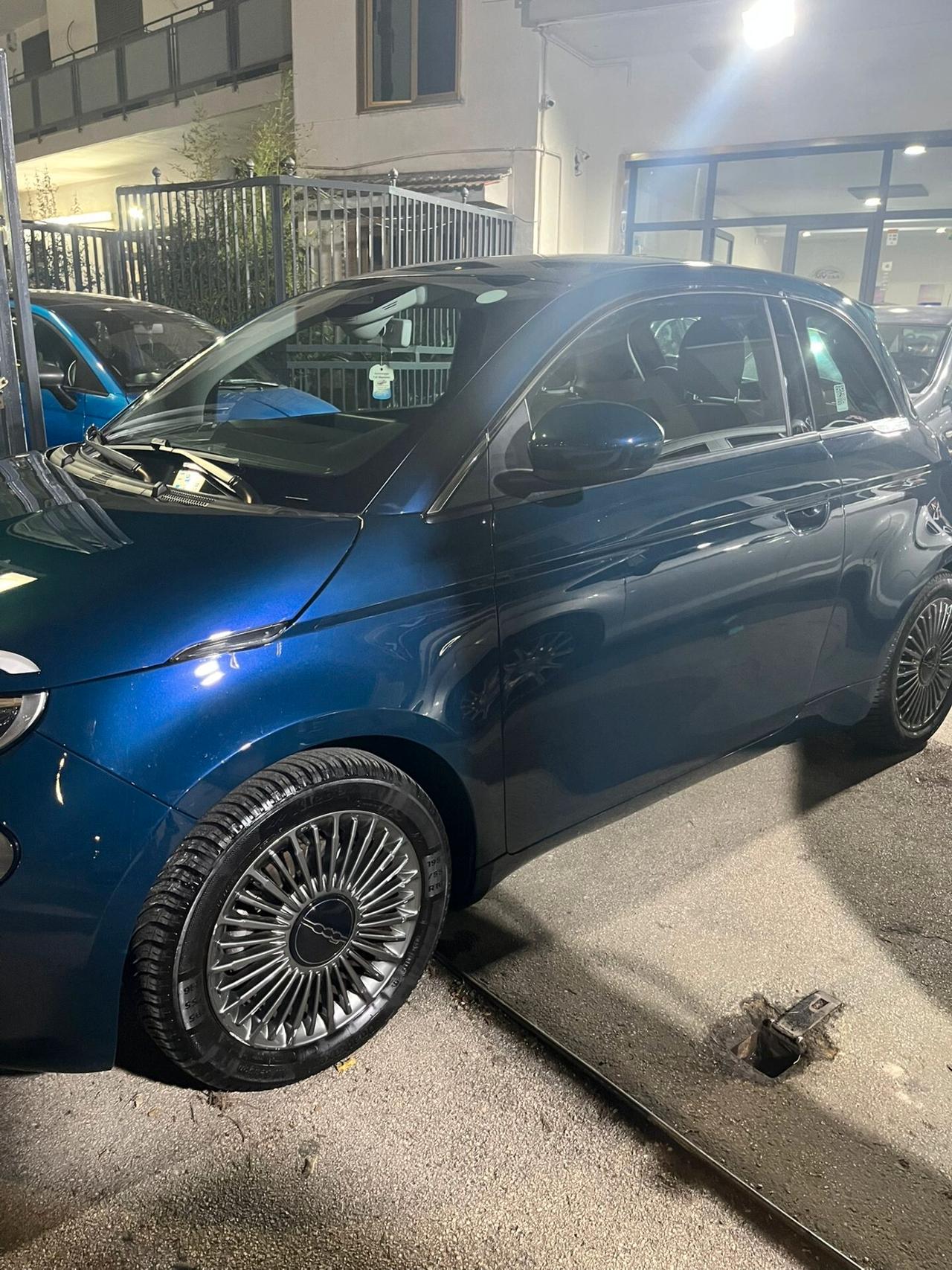 Fiat 500 500e Berlina 42 kWh Icon