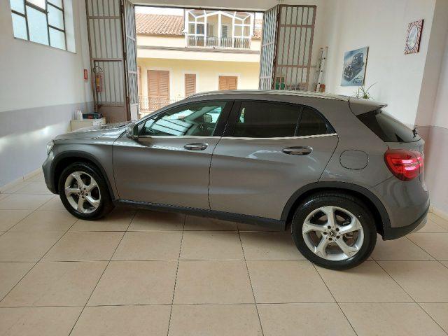 MERCEDES-BENZ GLA 200 d Automatic Sport