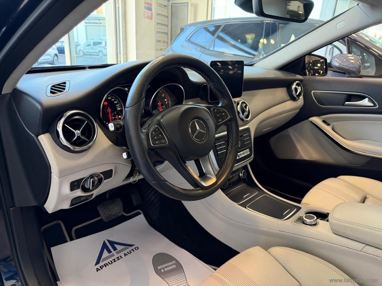 MERCEDES-BENZ GLA 200 d Automatic Sport