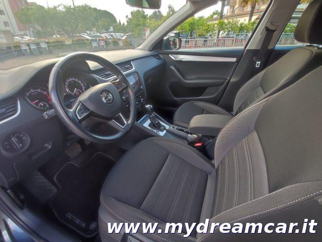 SKODA Octavia 1.5 DSG Wagon Ambition G-Tec