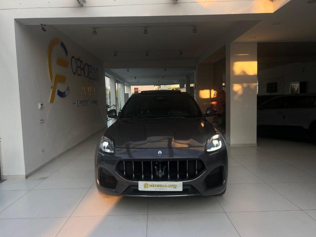 Maserati Grecale MHEV 300 CV AWD GT tetto panoramico da€549,00