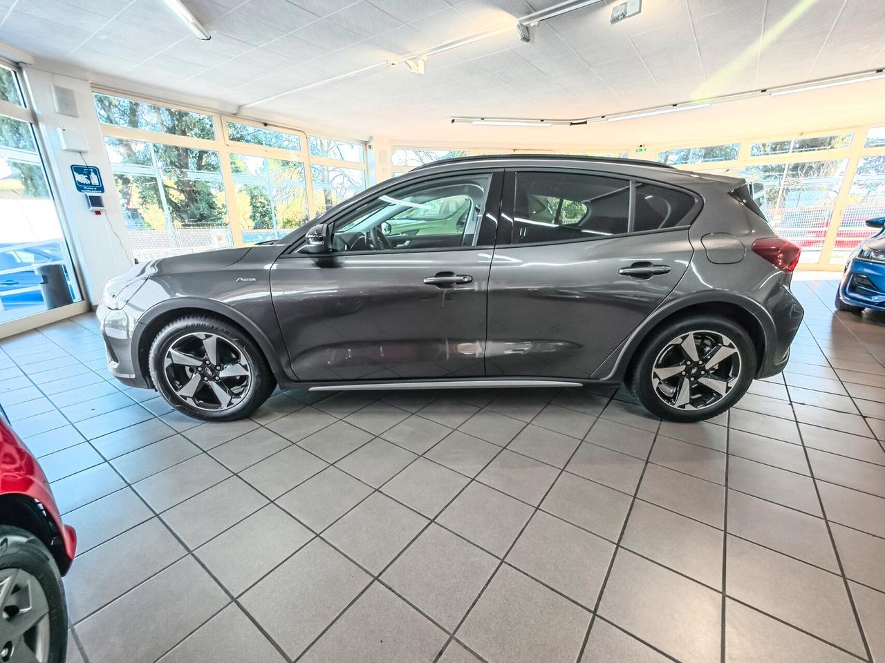 Ford Focus 1.0 EcoBoost Hybrid 125 CV 5p. Active X KM 5600 Garanzia estendibile fino a 2031