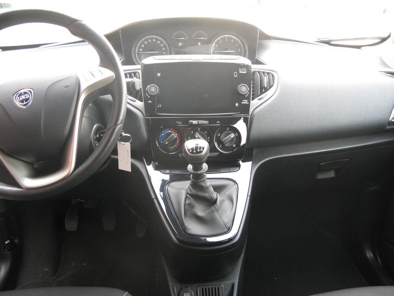 Lancia Ypsilon 1.0 FireFly 5 porte S&S Hybrid Ecochic Gold