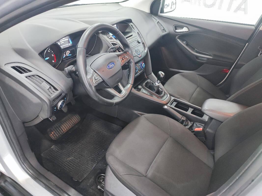 Ford Focus 1.5 tdci Titanium s&s 95cv 5p NEOPATENTATI!