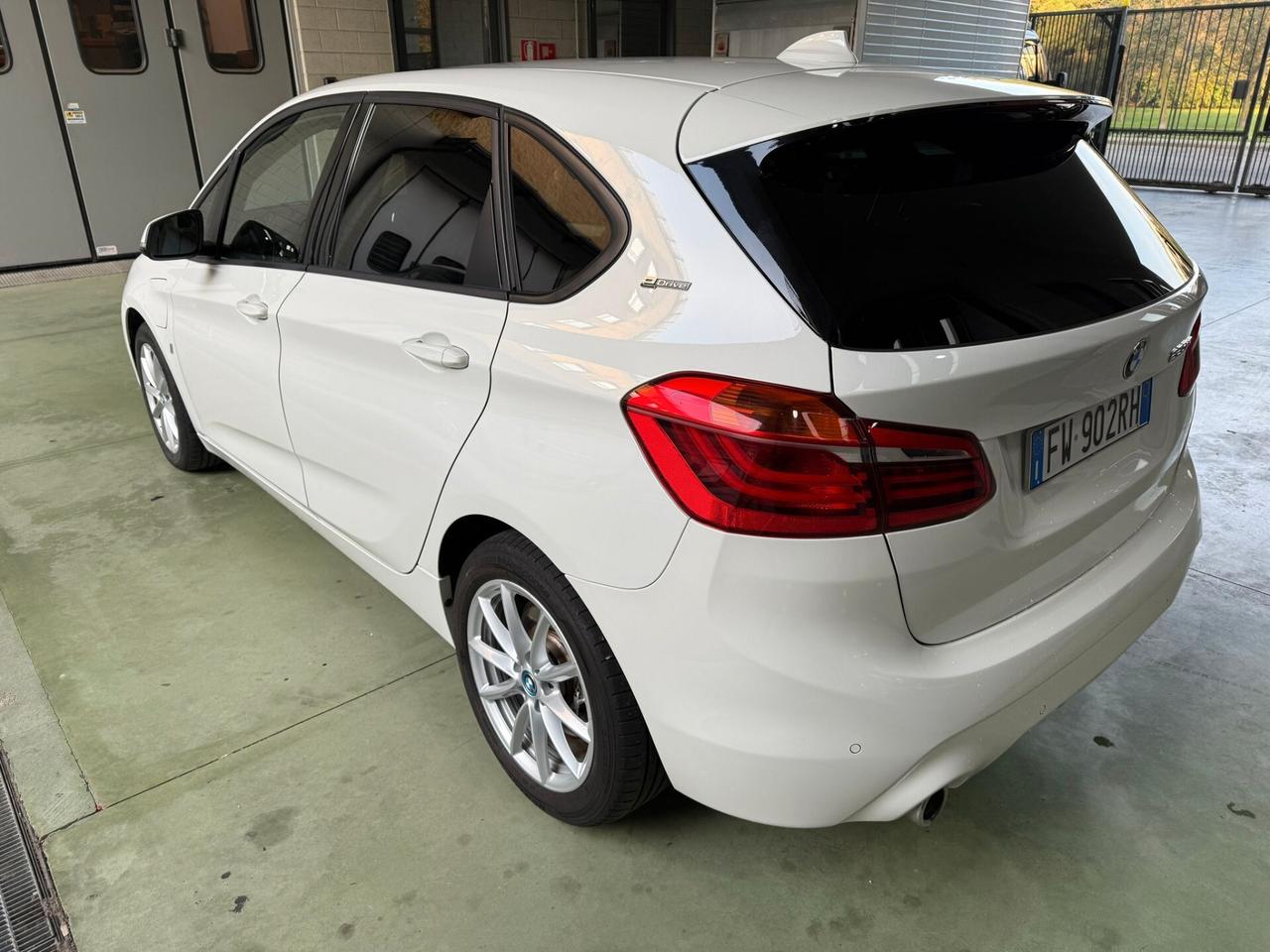 Bmw 2er Active Tourer 225xe Active Tourer iPerformance Business aut.