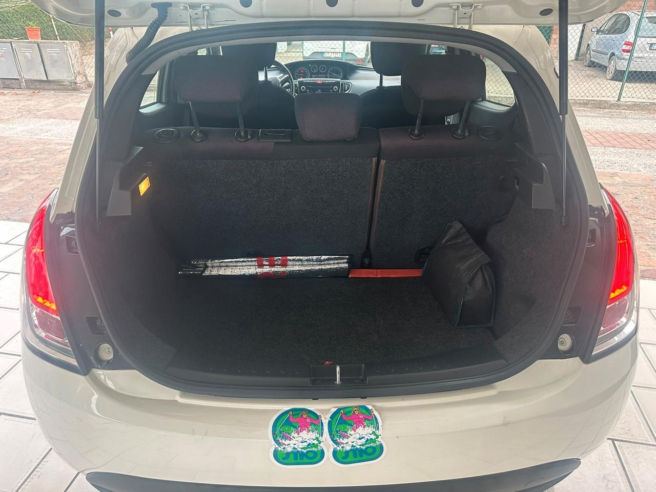 Lancia Ypsilon 1.2 GPL Neopatentati
