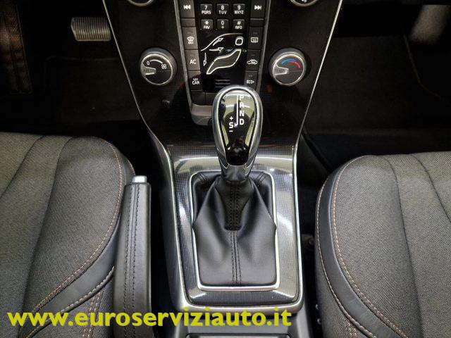 VOLVO V40 Cross Country D2 Geartronic Business