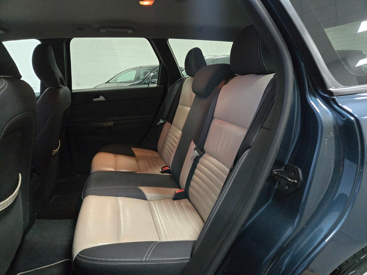 Volvo V50 D2 R-design