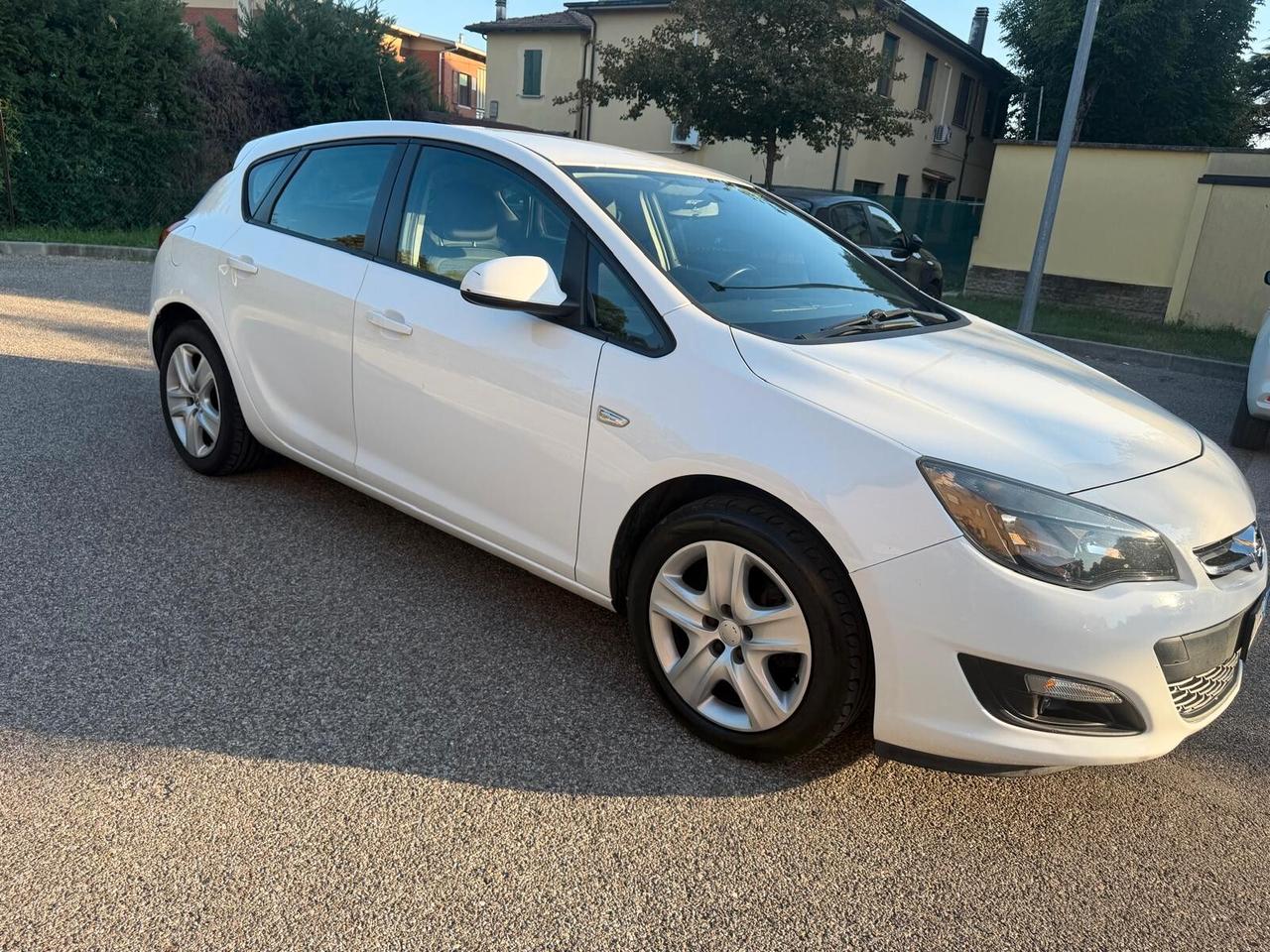 Opel Astra 1.7 CDTI - NEOPATENTATI - 12 MESI DI GARANZIA -