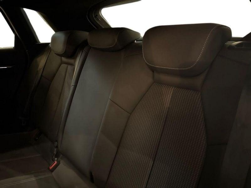 Audi A3 Sportback 35 2.0 tdi Identity Black s-tronic