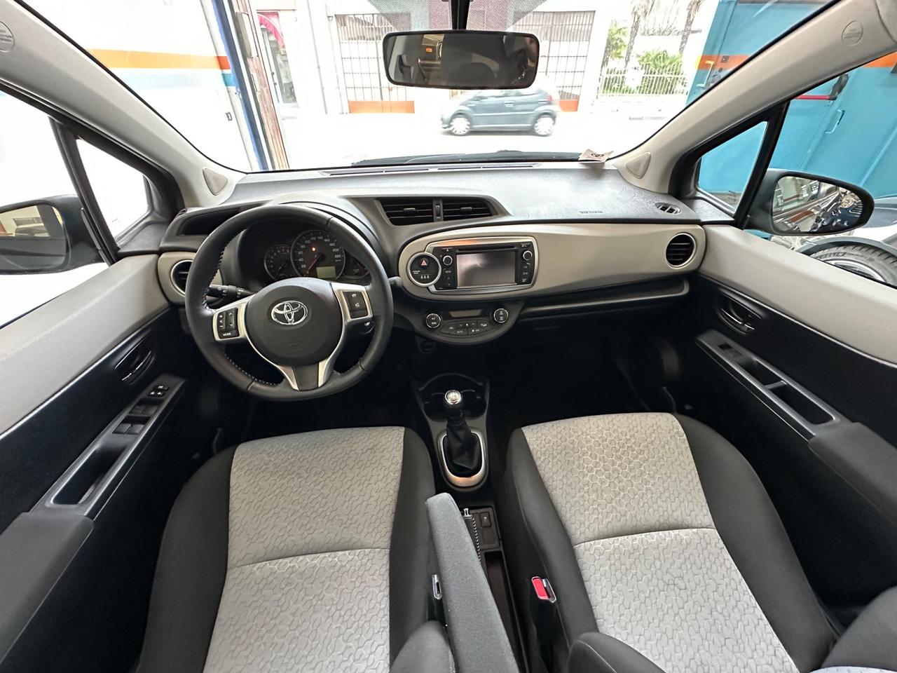 Toyota Yaris 1.0 5 porte Lounge - Navy