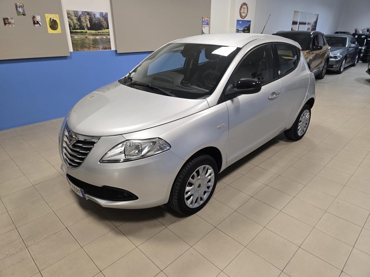 Lancia Ypsilon 0.9 TwinAir 85 CV 5 porte Metano Ecochic Gold