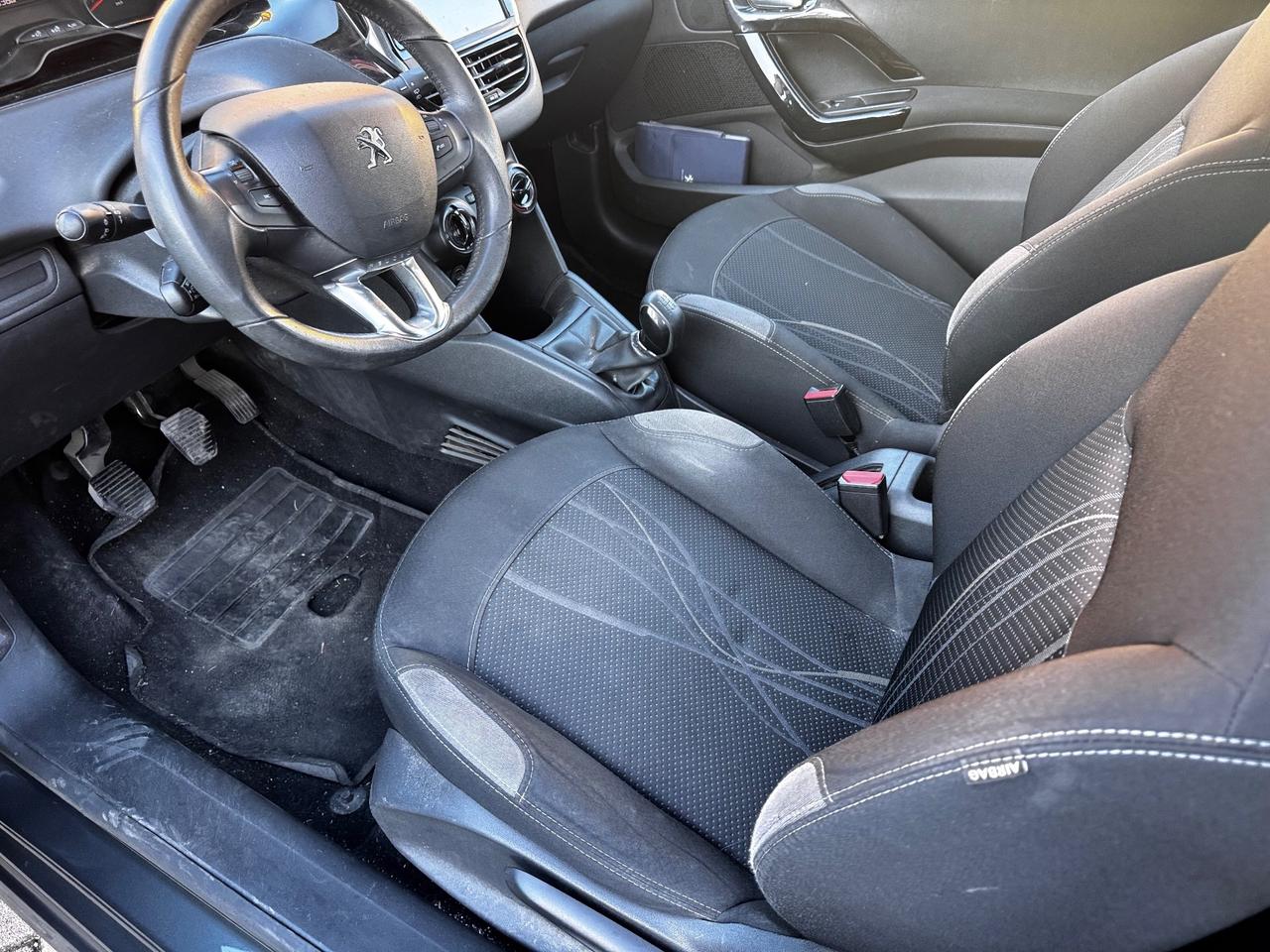 Peugeot 208 1.4 HDi 68 CV 3 porte Allure neopatentati