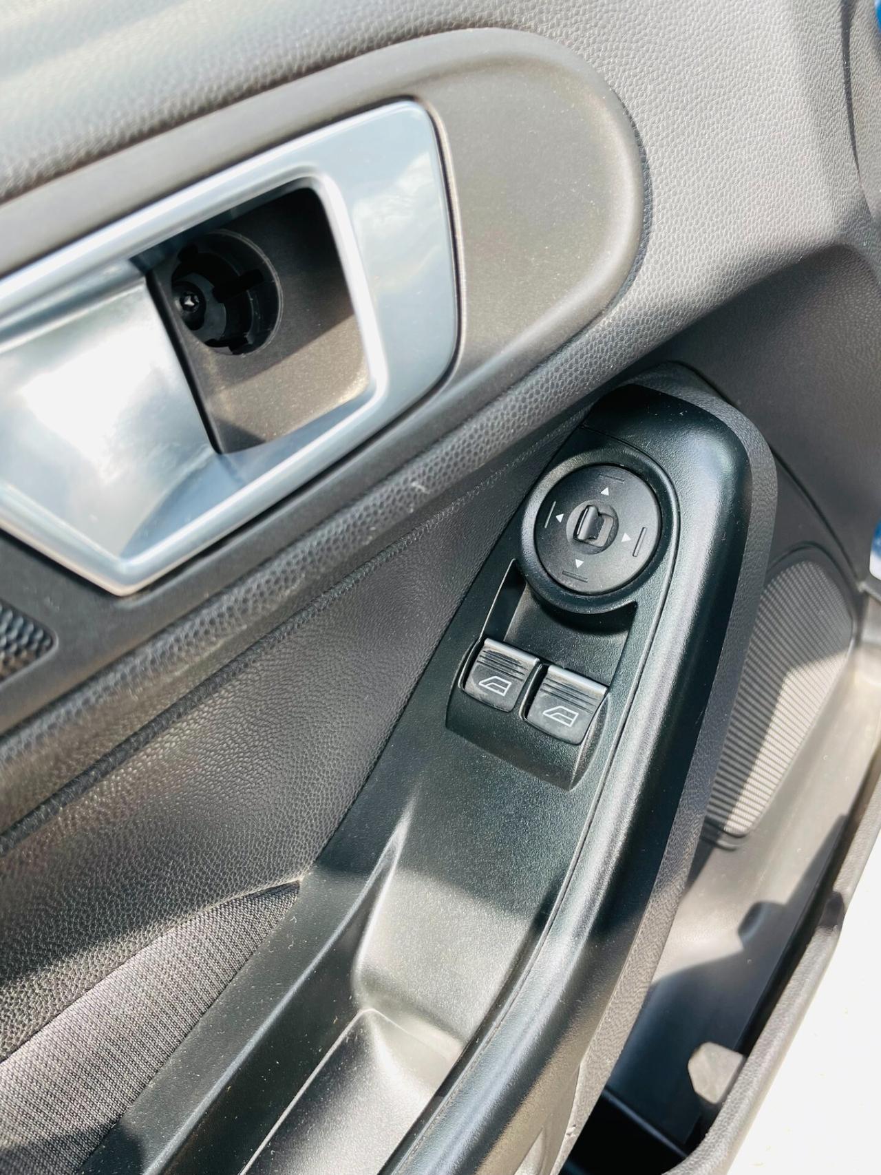 Ford Fiesta 1.4 5P GPL Business - 2015