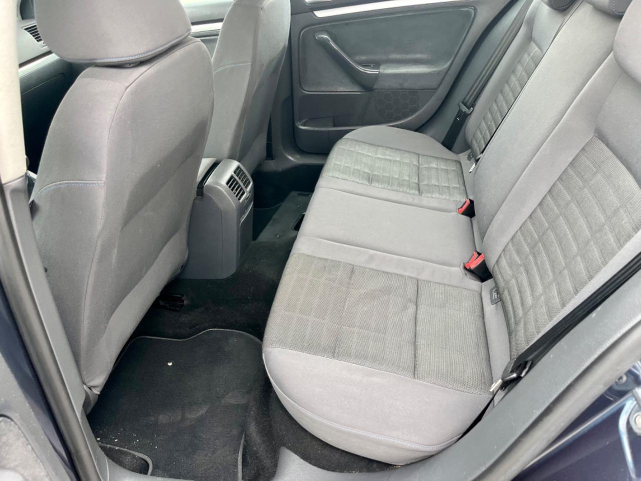 VW Golf 1.6benz 2007 154.000km cinghia e tagliando fatti