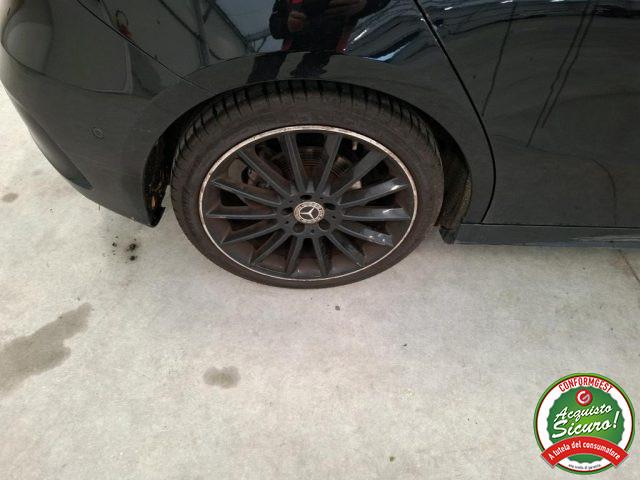 MERCEDES-BENZ A 180 d Auto Premium AMG *NIGHT PACK