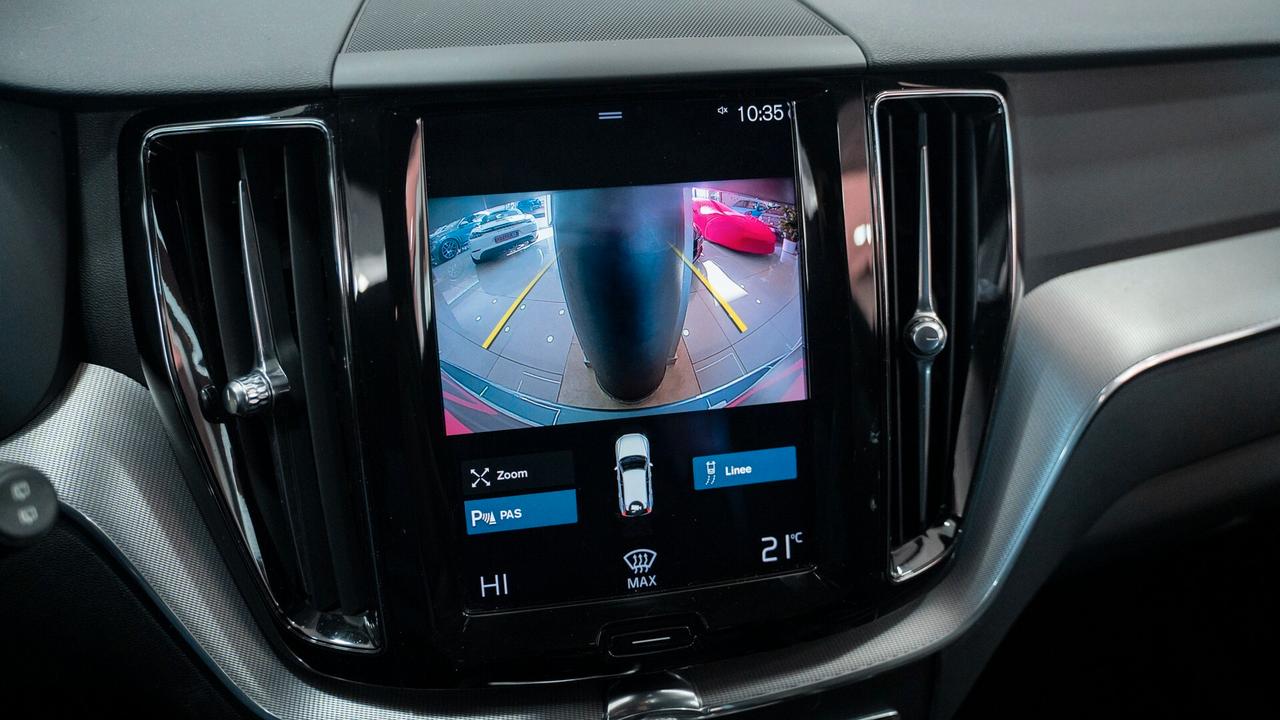 Volvo XC60 B4 2.0 AWD R DESIGN AUTO XENO PELLE NAVI FULL OPTI