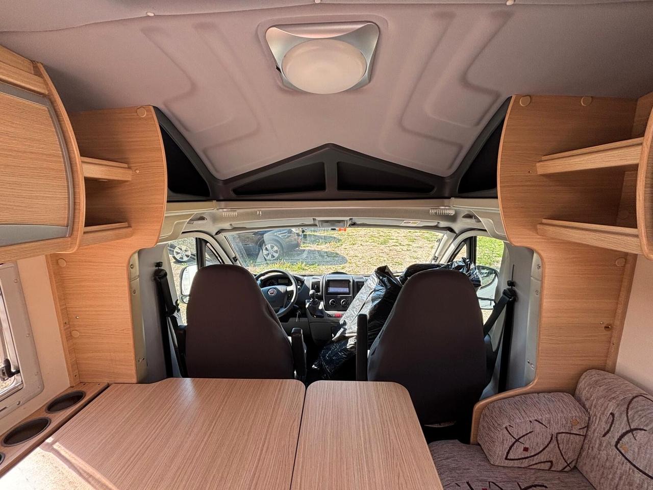 Roller Team Granduca 255P camper