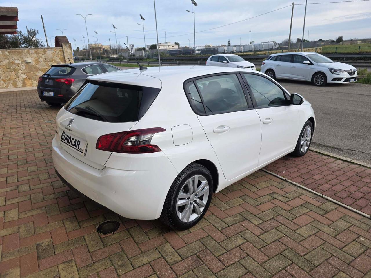 Peugeot 308 BlueHDi 130 S&S Business