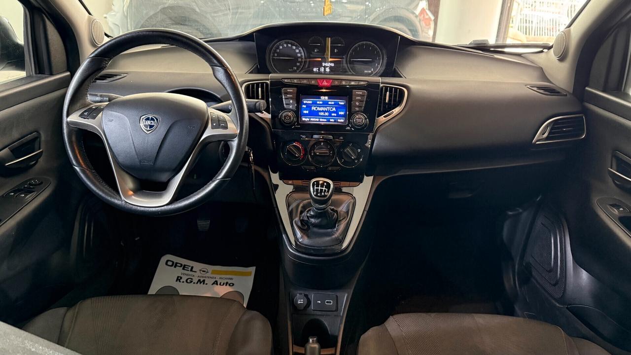 Lancia Ypsilon 1.0 FireFly 5 porte S&S Hybrid Ecochic Gold