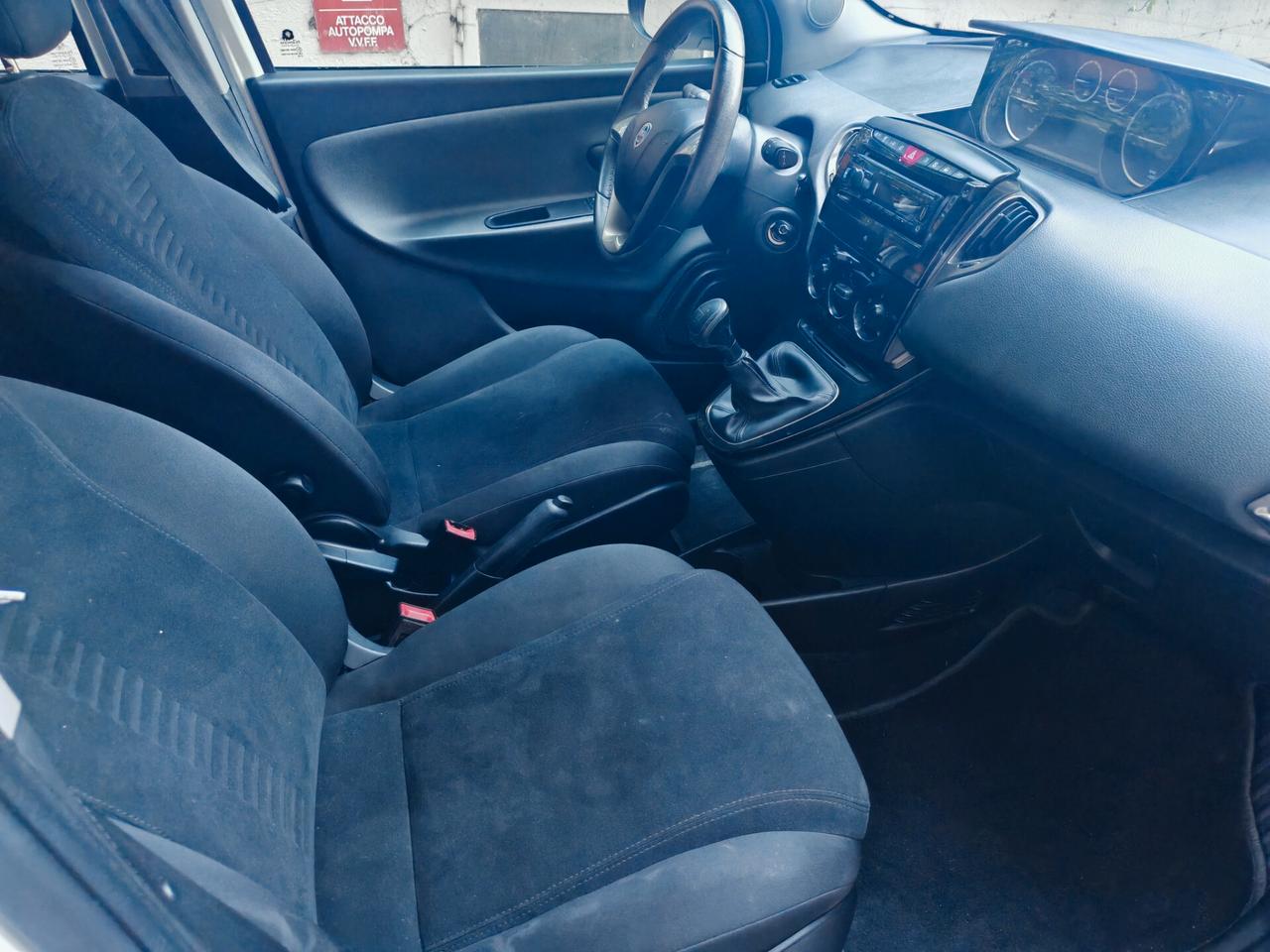 Lancia Ypsilon 0.9 TwinAir 85 CV 5 porte S&S DFN Platinum