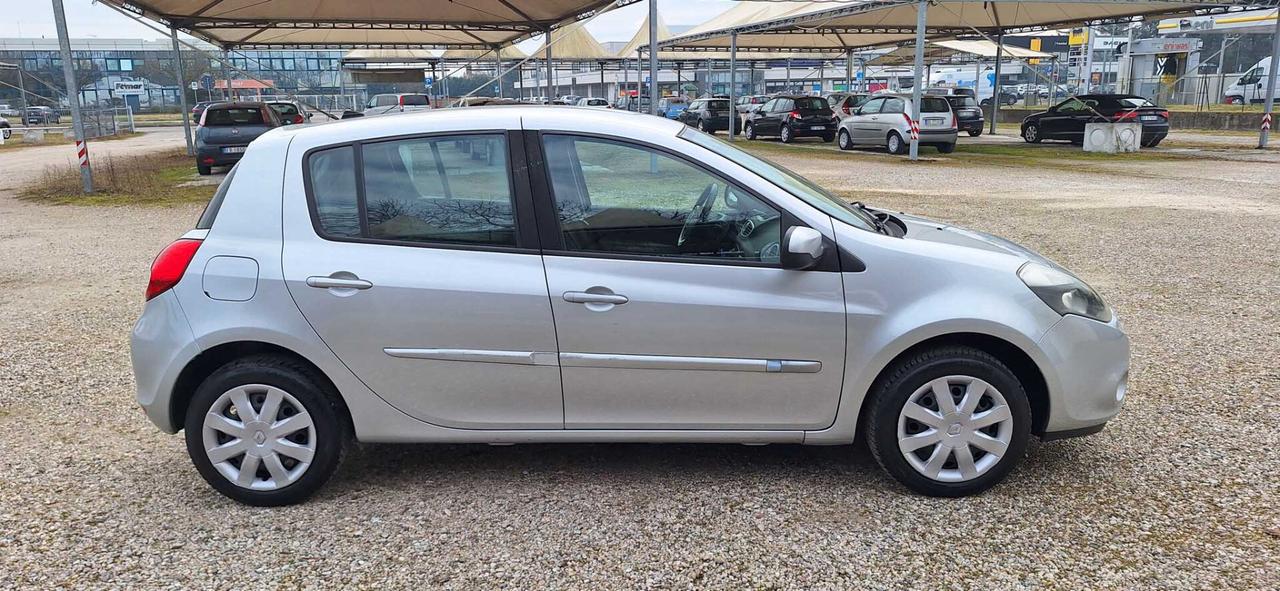 Renault Clio 1.2 16V 5 porte Authentique