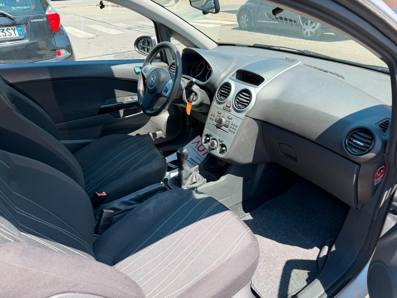 Opel Corsa 1.2 3 porte Sport