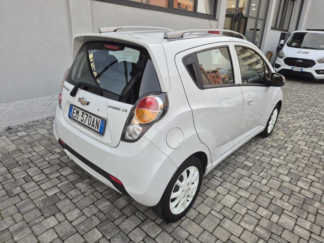 Chevrolet Spark 1.0 5 PORTE - OK NEOPATENTATO