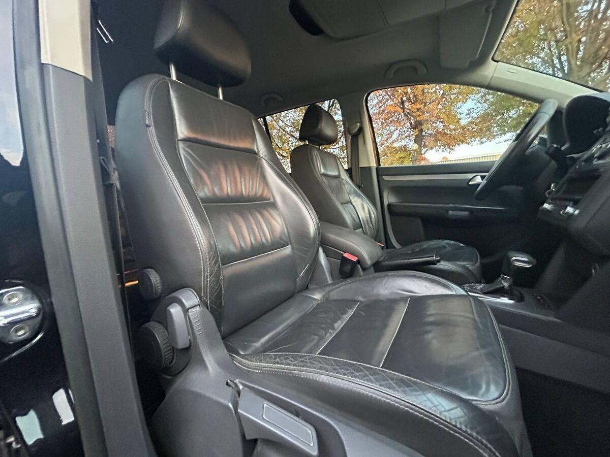 Volkswagen Touran 2.0 tdi Highline 170cv dsg dpf