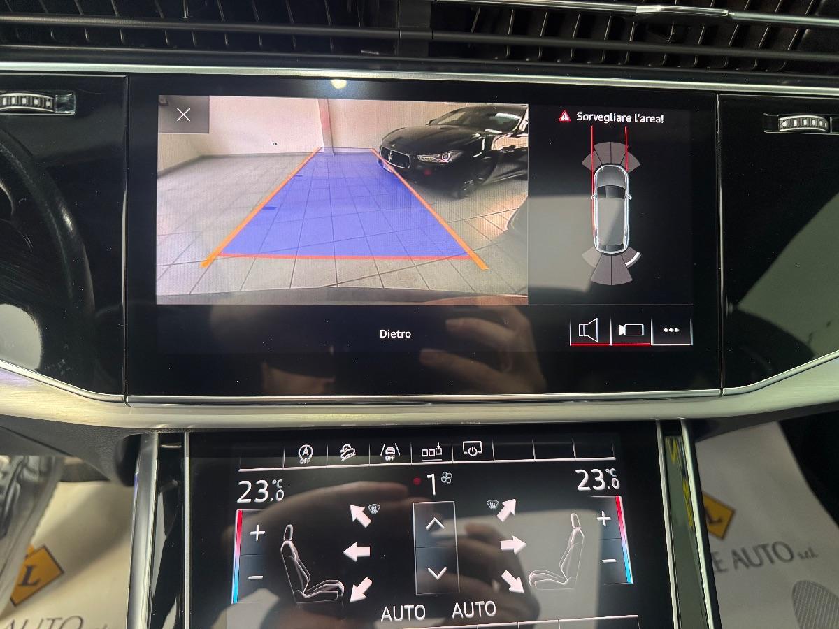 AUDI Q8 50 TDI 286 CV quattro S-Line TETTO/ LUCI AMBIENT