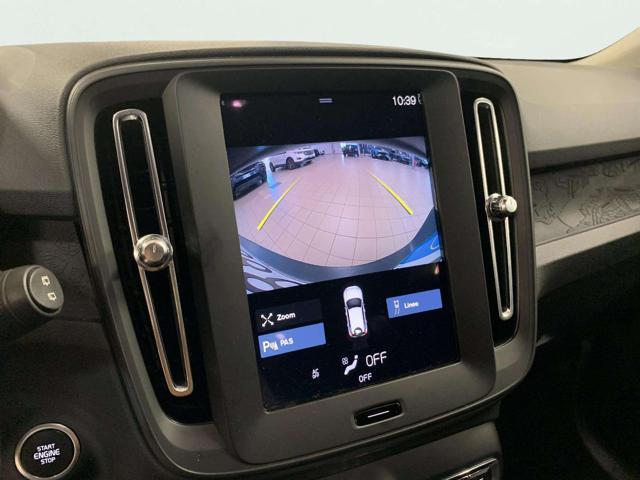 VOLVO XC40 T2 Momentum Core