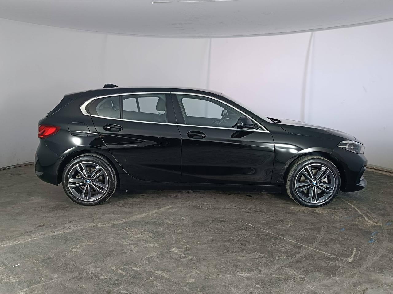 BMW Serie 1 F40 - 116d Sport auto