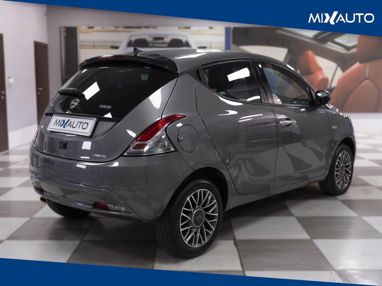 Lancia Ypsilon 1.0 Firefly Hybrid Gold Plus 70CV 5 Porte
