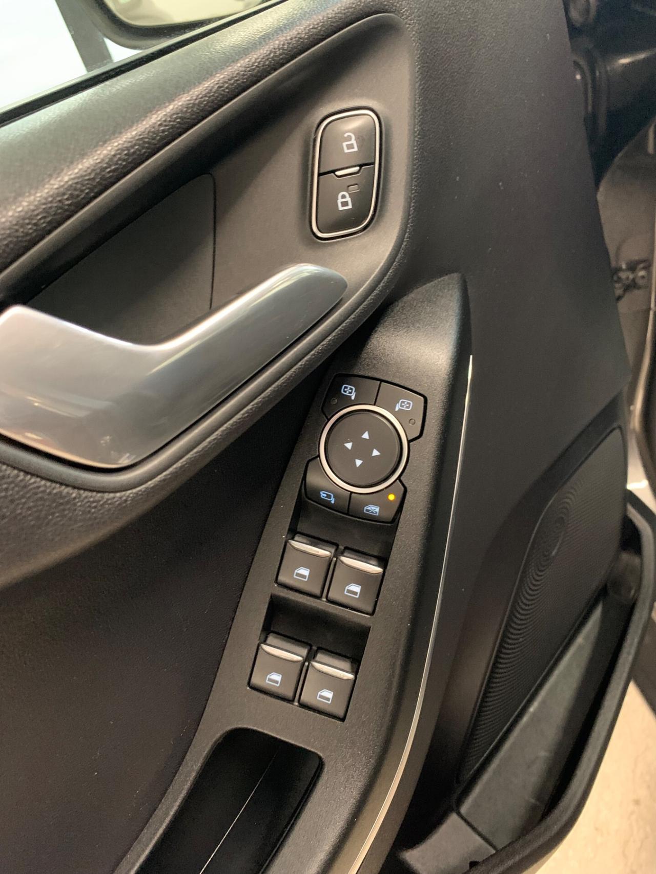 Ford Fiesta 1.5 EcoBlue 5 porte Titanium