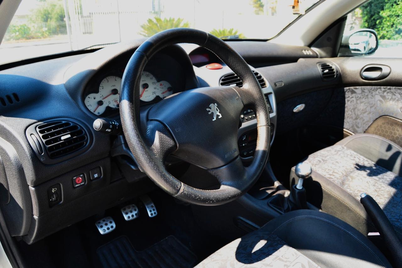 Peugeot 206 1.6 16V CC Quicksilver 07/2004