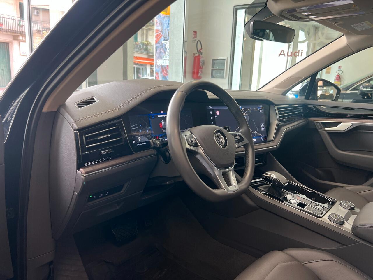Volkswagen Touareg R LINE 3.0 V6 TDI 286 CV SCR