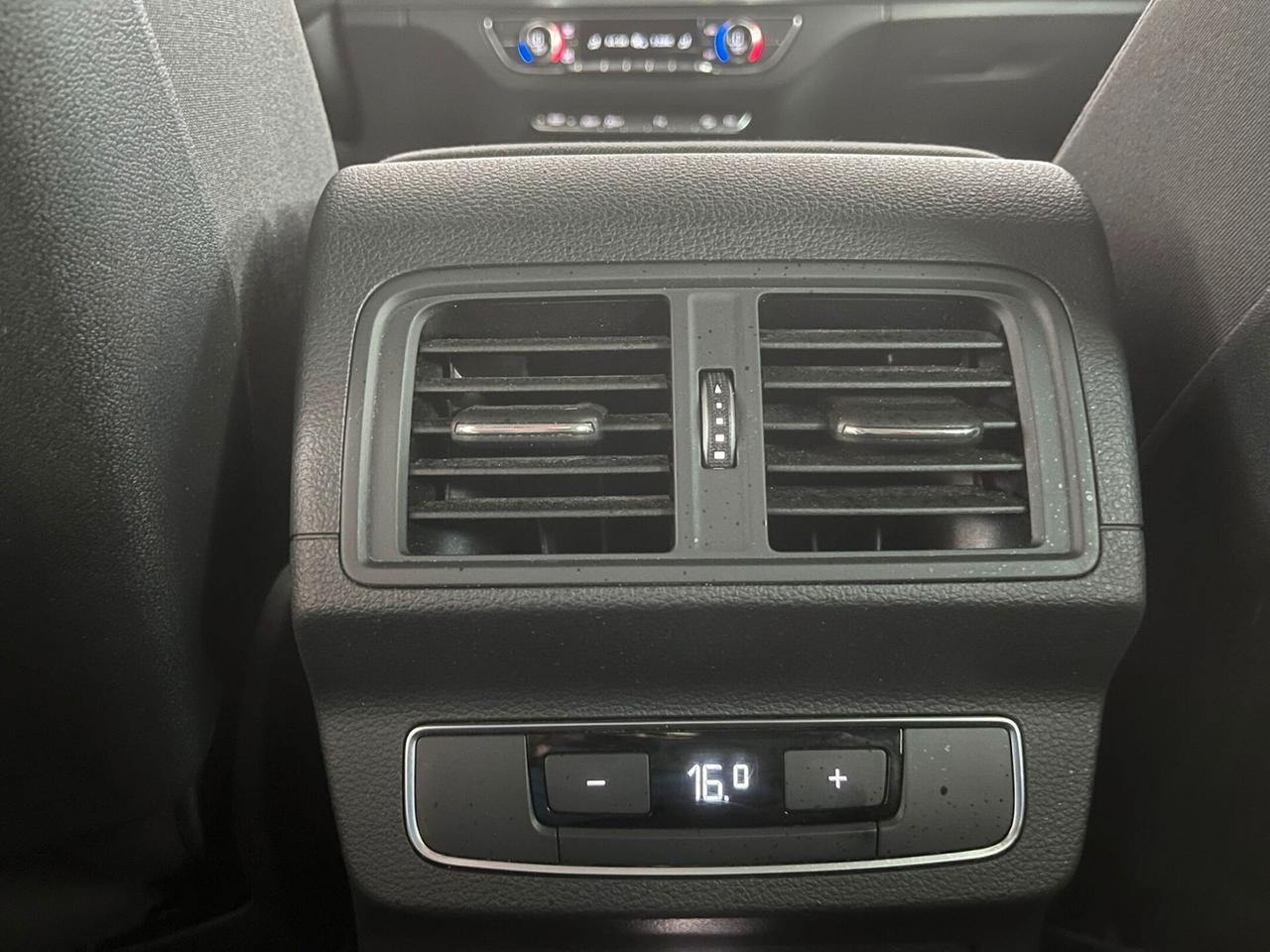 Audi Q5 35 TDI quattro S tronic Business - 699