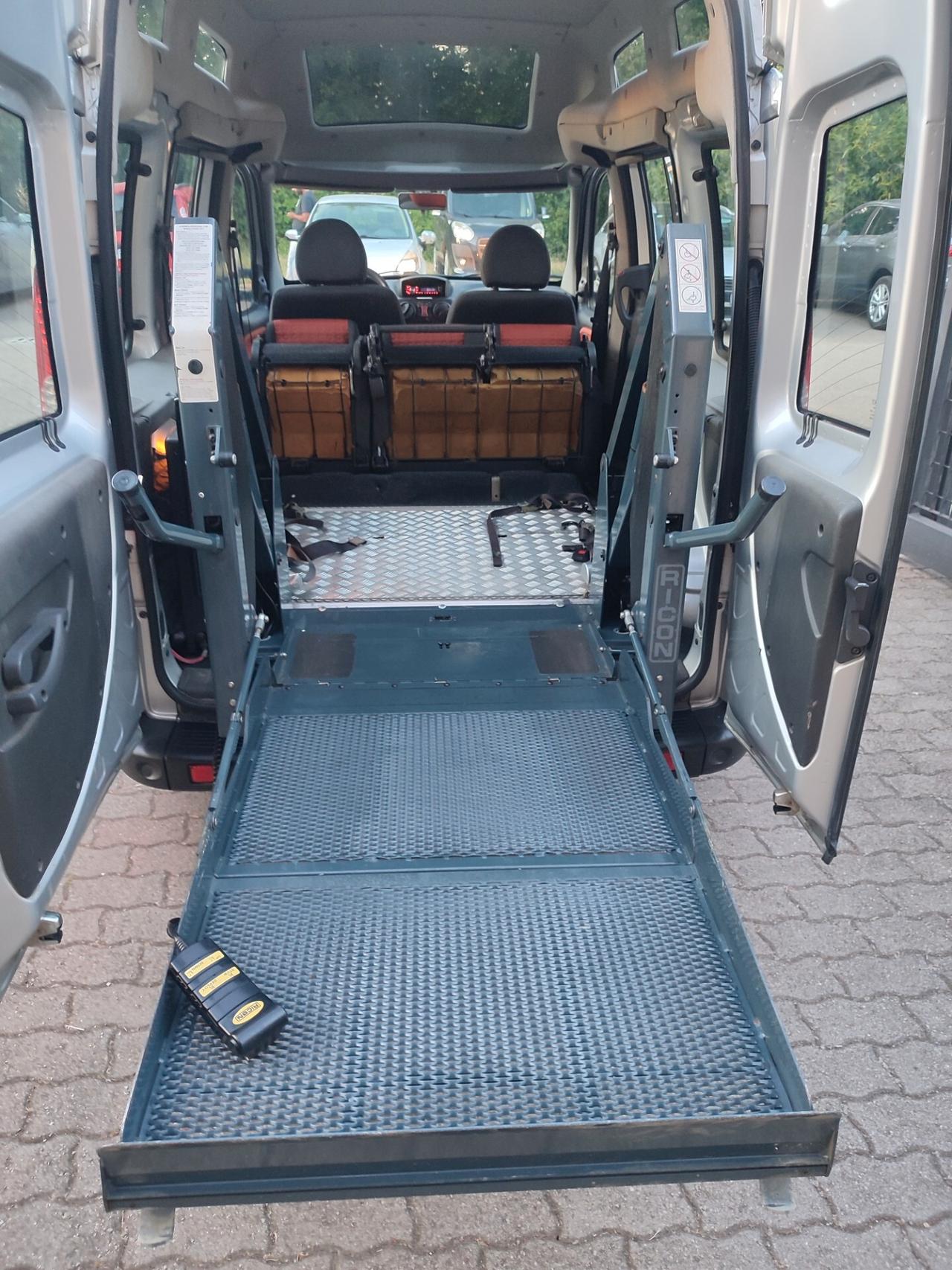 FIAT DOBLO 1.4BENZINA CON PEDANA DISABILI ELETTRICA NUOVO