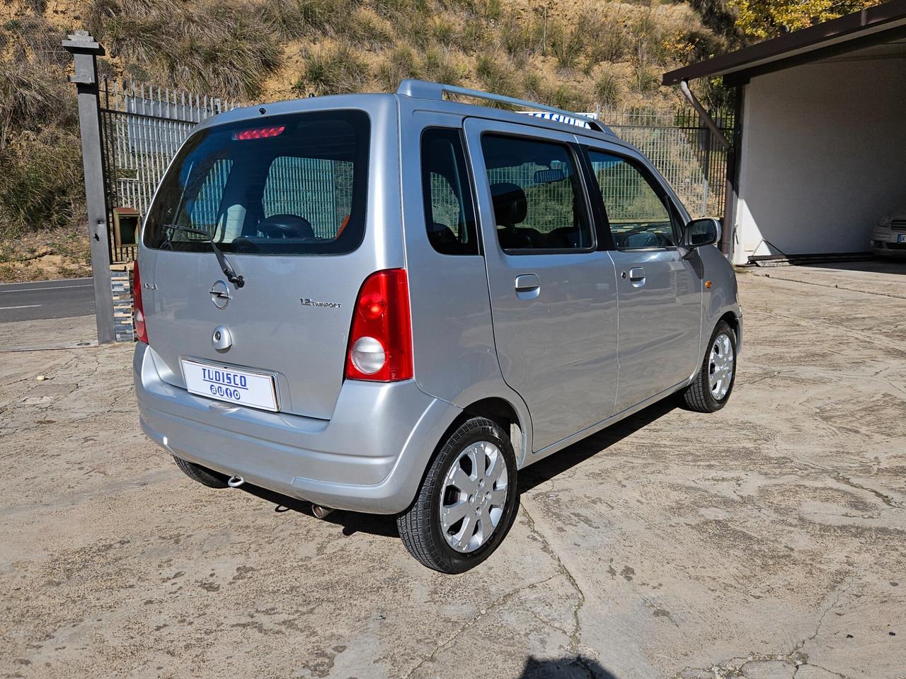 Opel Agila 1.2 16V Twinport 60.000 km