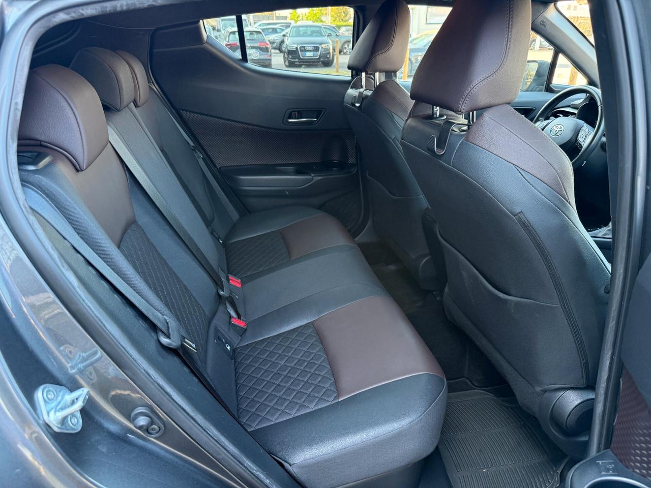 Toyota C-HR 1.8 Hybrid E-CVT Lounge