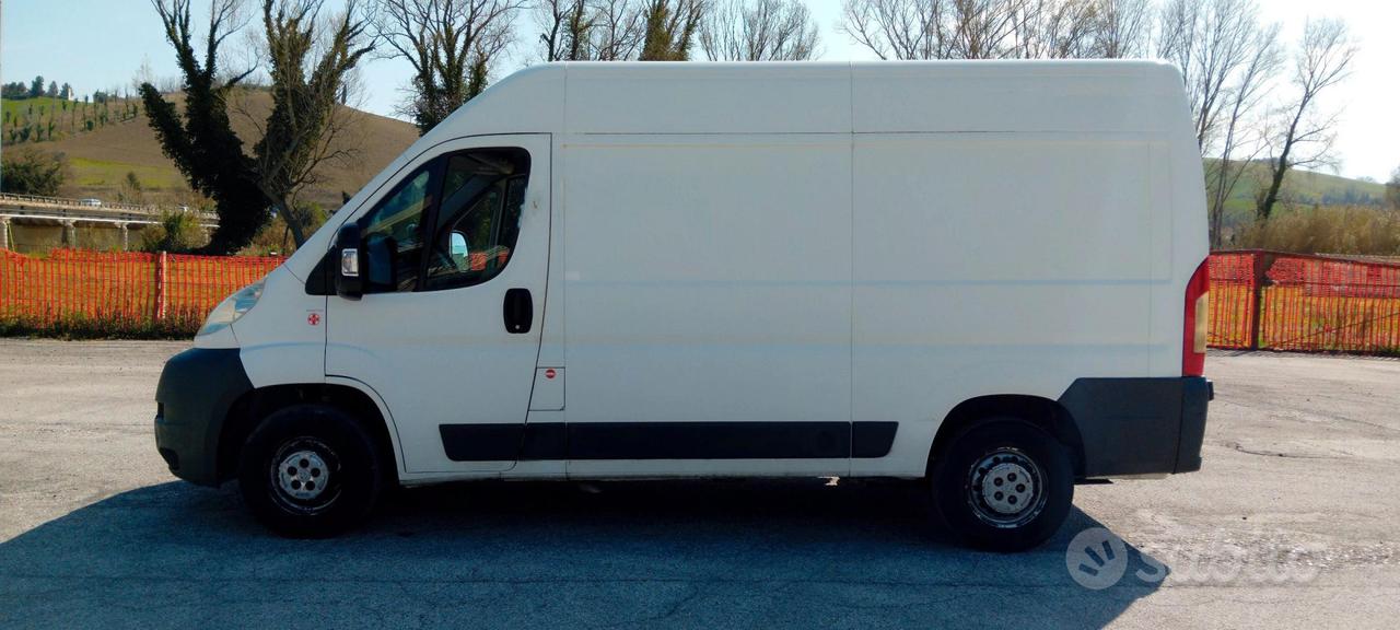 Peugeot boxer DIESEL E METANO 2011
