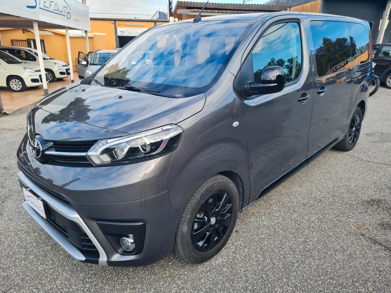 Toyota Proace Verso 2.0D 180 CV 8p*AUT*NAV*TETTO*