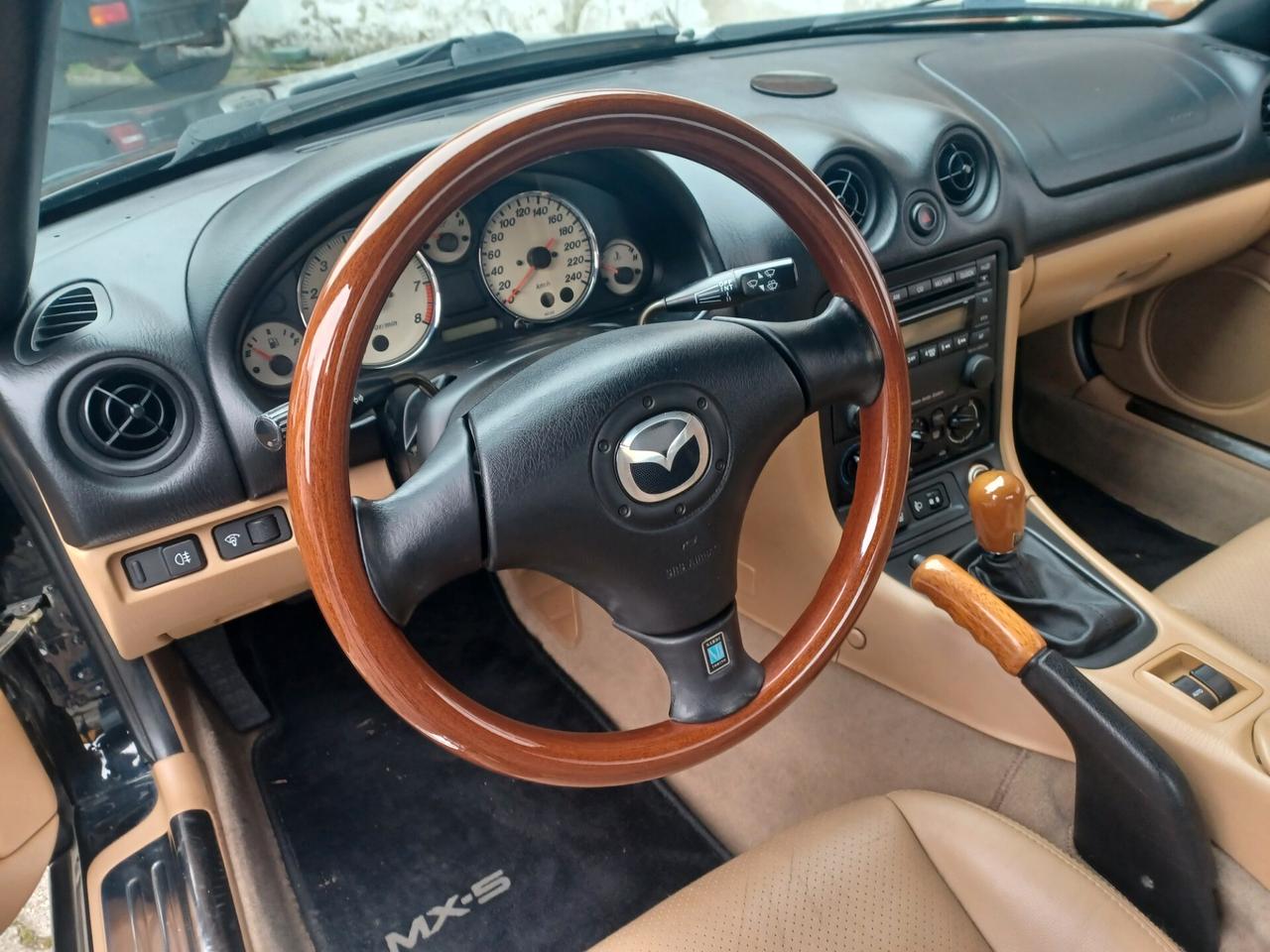 Mazda MX-5 1.6i 16V cat