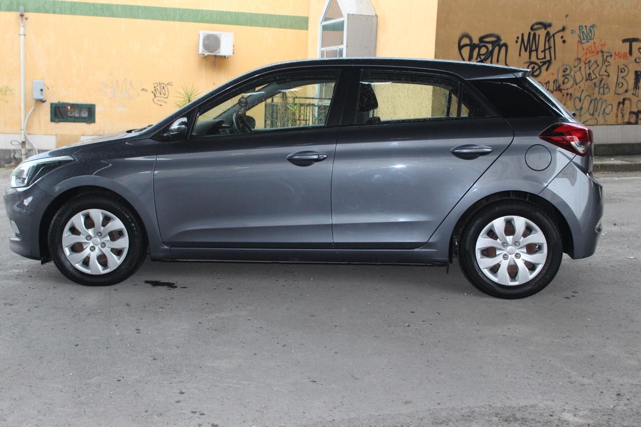 Hyundai i20 1.2 5 porte Econext Blackline