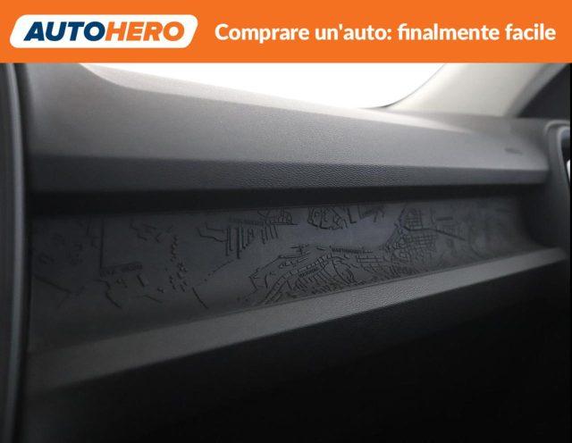 VOLVO XC40 T2 Momentum Pro