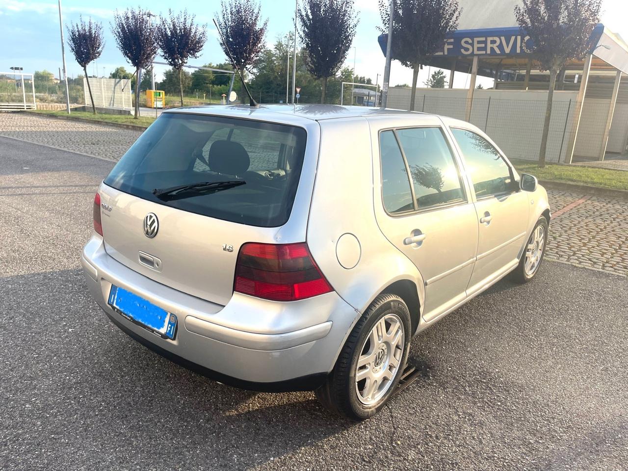 Volkswagen Golf 1.6 16V cat 5 porte Highline