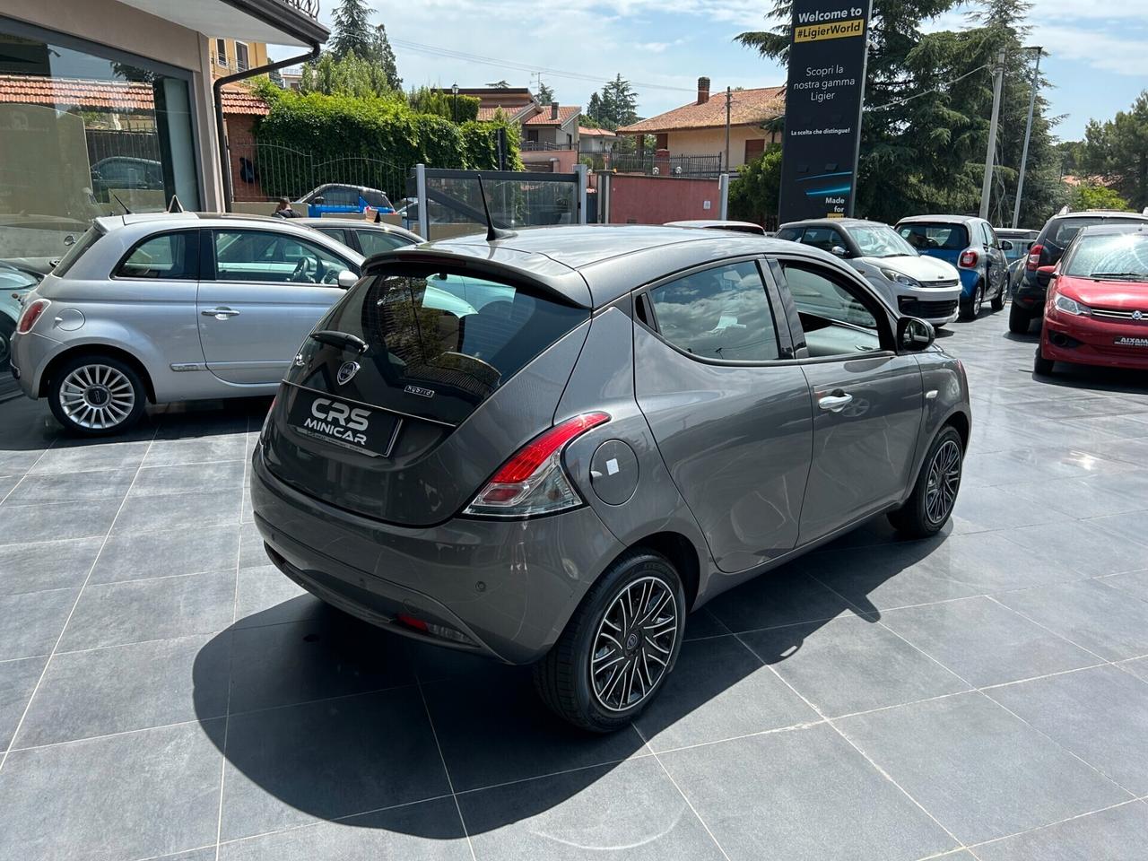 Lancia Ypsilon 1.0 FireFly 5 porte S&S Hybrid Gold